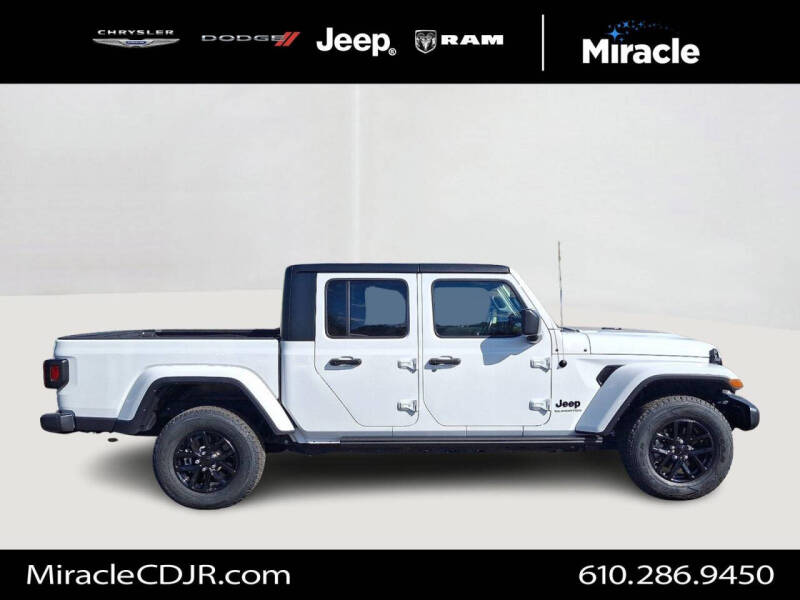 2022 Jeep Gladiator Altitude