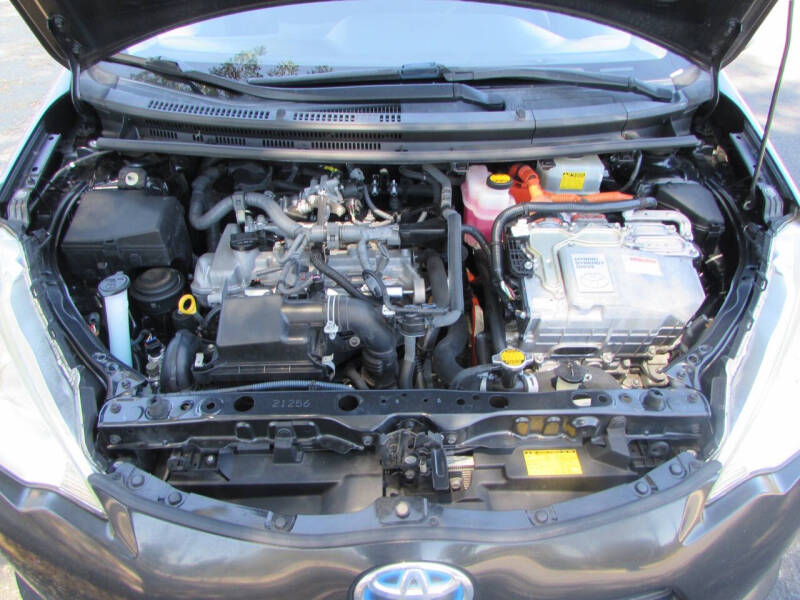 2017 Toyota Prius Four Touring
