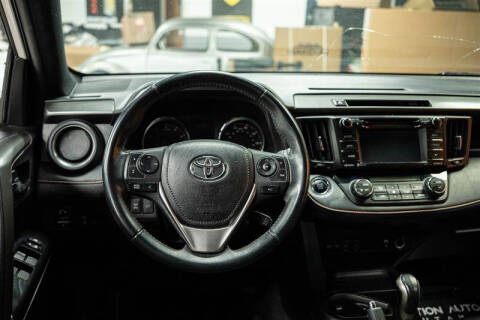 2017 Toyota RAV4 SE