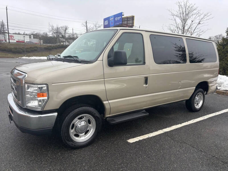 2013 Ford E-Series E-350 SD XLT