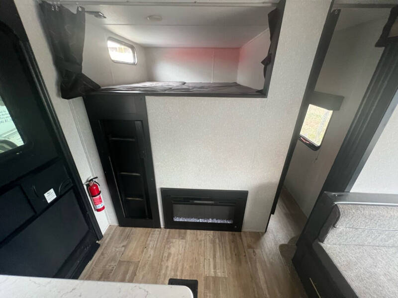 2022 CHEROKEE FOREST RIVER