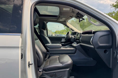 2025 Ford Expedition MAX Active
