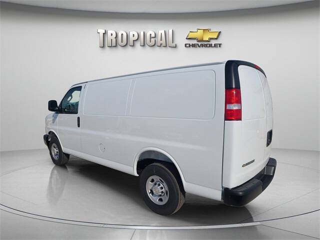 2025 Chevrolet Express 2500