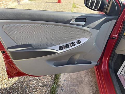 2013 Hyundai Accent GS