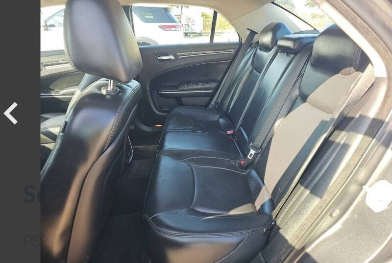 2016 Chrysler 300 Limited