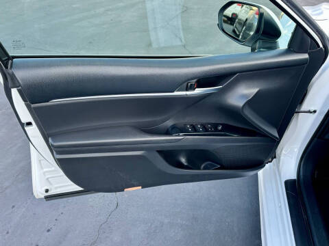 2018 Toyota Camry SE