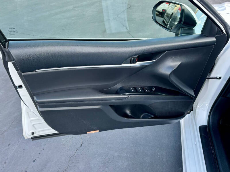 2018 Toyota Camry SE