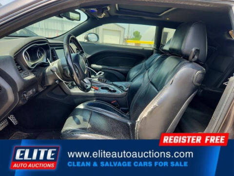 2015 Dodge Challenger SXT Plus