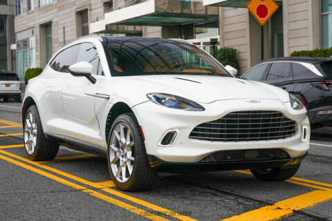 2021 Aston Martin DBX