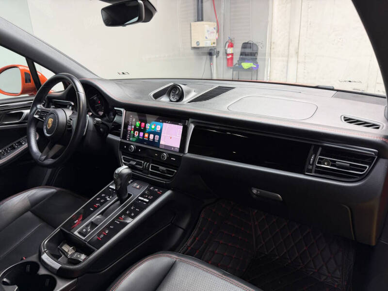 2022 Porsche Macan