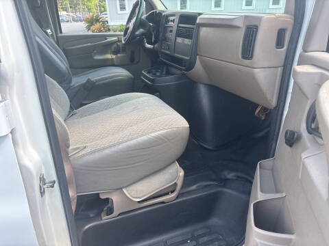 2004 Chevrolet Express 3500 LS