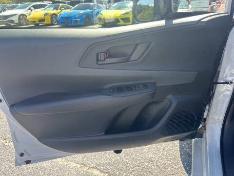 2025 Toyota Prius XLE