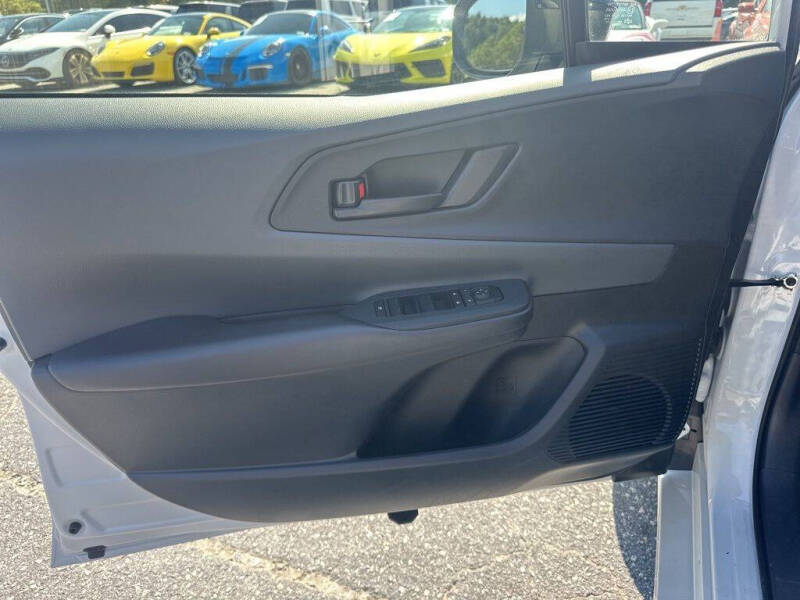 2025 Toyota Prius XLE