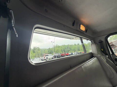 2019 Freightliner Business class M2