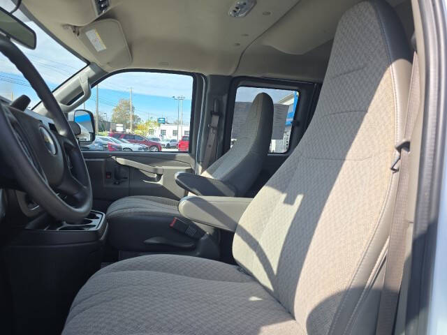 2024 Chevrolet Express LS 3500