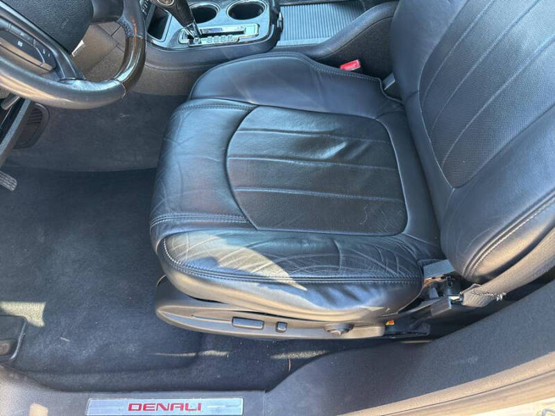 2012 GMC Acadia Denali