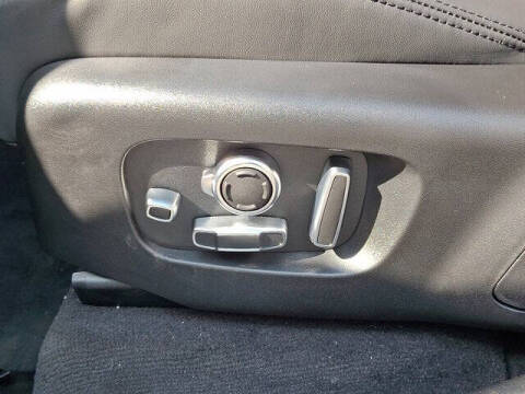 2026 Land Rover Range Rover Velar P400 Autobiography