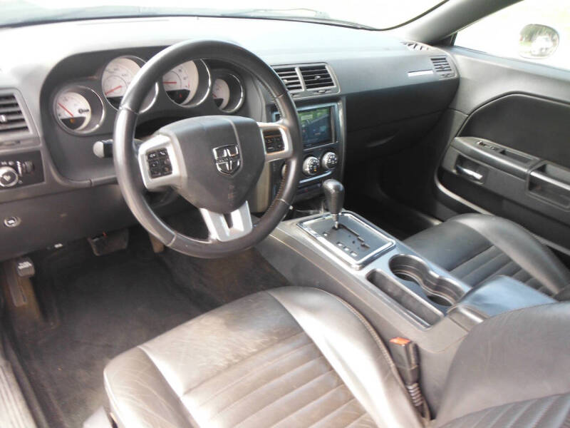 2013 Dodge Challenger SXT Plus