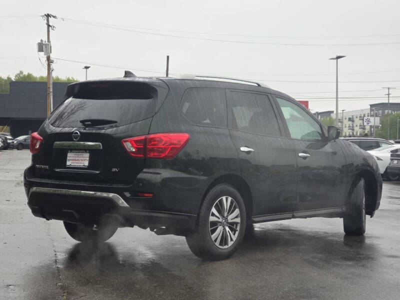 2020 Nissan Pathfinder SV