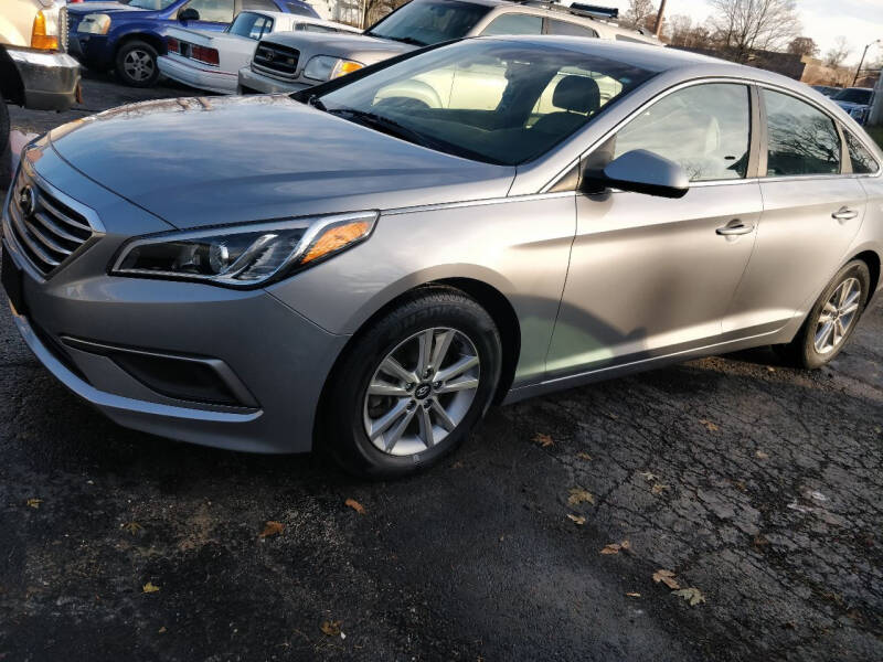 2016 Hyundai Sonata for sale at The Car Cove, LLC in Muncie IN