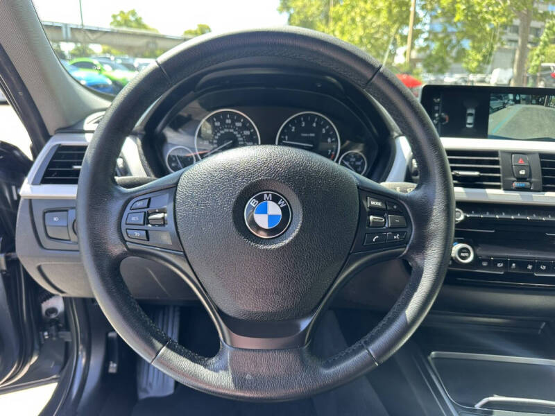 2017 BMW 3 Series 320i