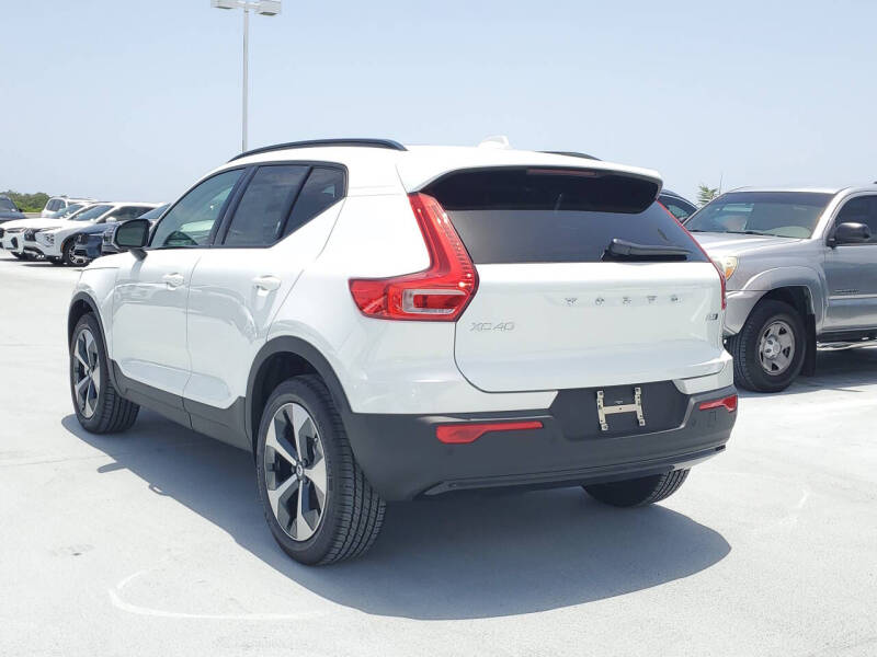 2026 Volvo XC40 B5 Plus