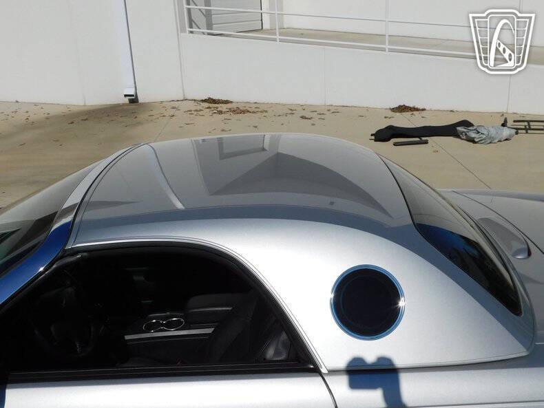 2004 Ford Thunderbird Deluxe