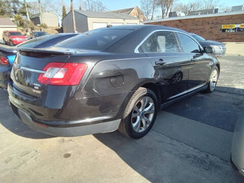 2010 Ford Taurus SEL