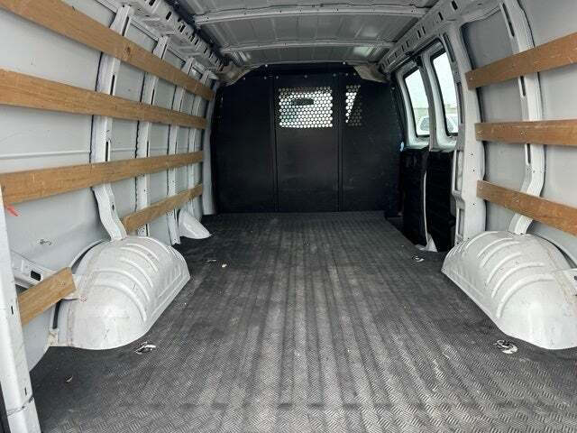 2022 GMC Savana 2500