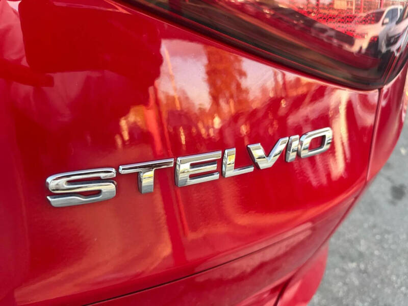 2018 Alfa Romeo Stelvio Ti