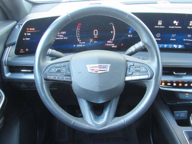 2024 Cadillac XT4 Premium Luxury