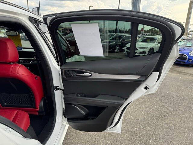 2022 Alfa Romeo Stelvio Veloce