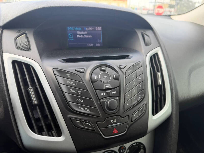 2012 Ford Focus SE
