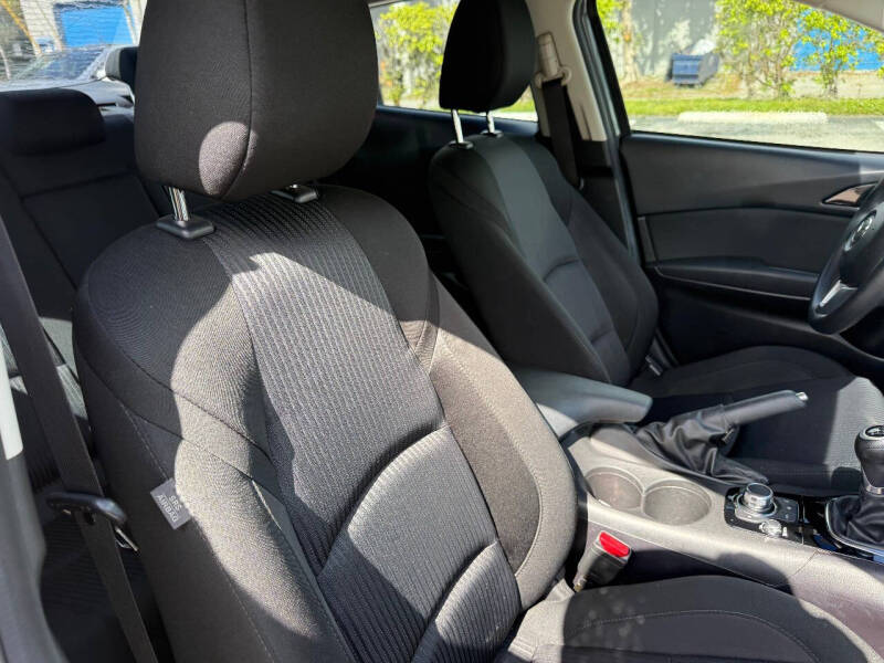 2016 Mazda MAZDA3 i Sport