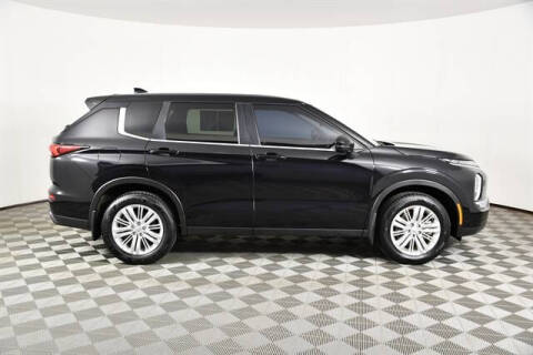2024 Mitsubishi Outlander ES