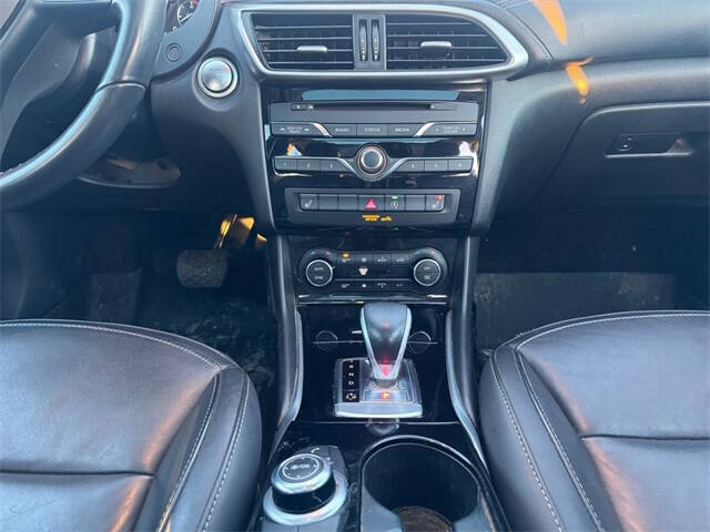 2018 Infiniti QX30 Premium