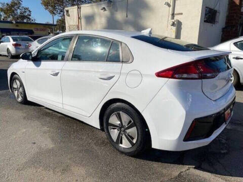 2019 Hyundai Ioniq Hybrid Blue