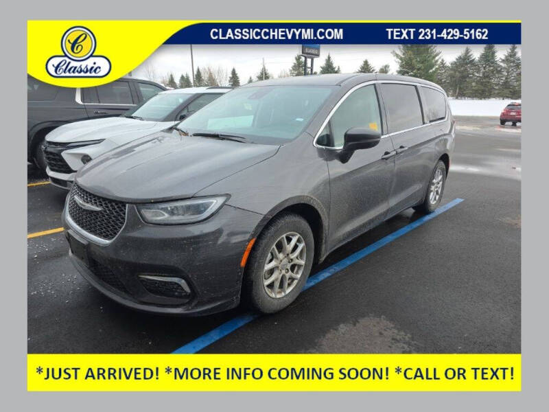 2023 Chrysler Pacifica Touring L