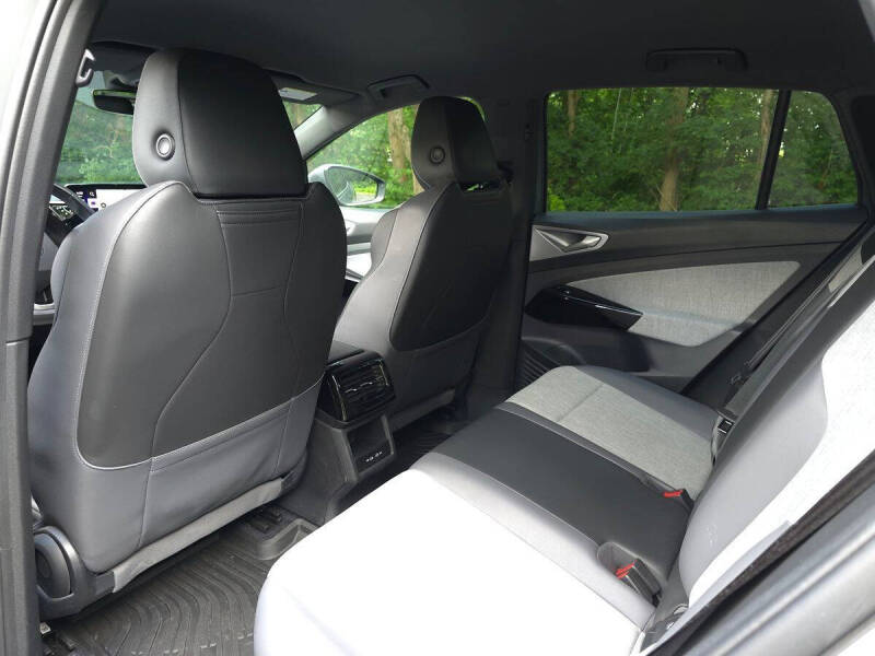 2023 Volkswagen ID.4 Pro