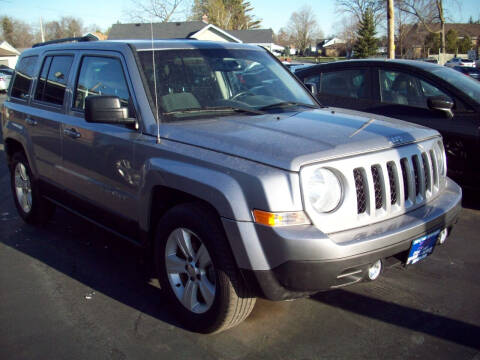 2017 Jeep Patriot for sale at DISCOVER AUTO SALES in Racine WI
