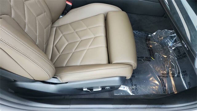 2025 BMW 5 Series 530i