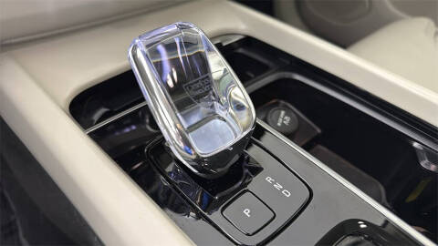 2025 Volvo XC60 T8 Ultra Dark Theme