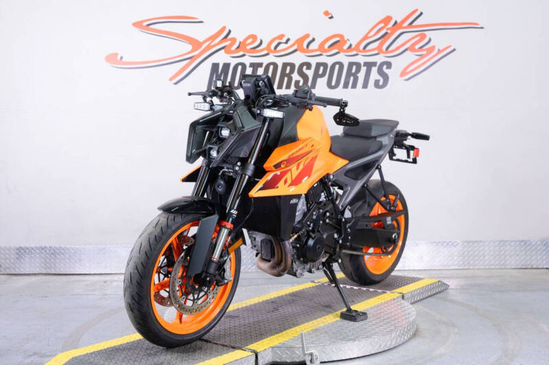 2024 KTM 990 Duke