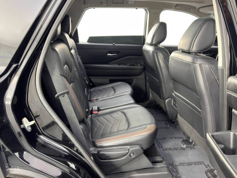 2023 Nissan Pathfinder Platinum