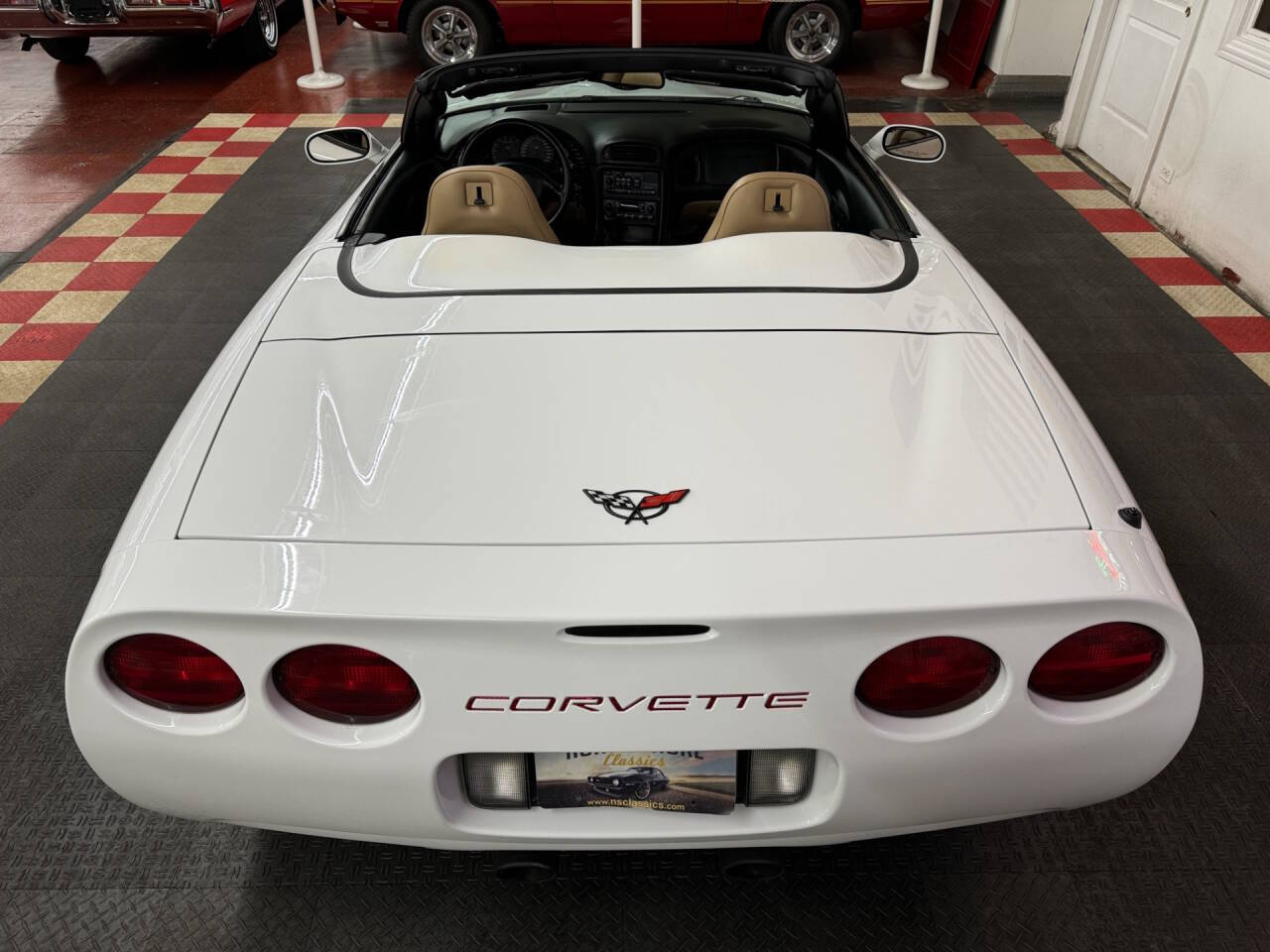 2004 Chevrolet Corvette 22