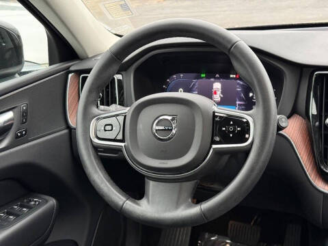 2023 Volvo XC60 B5 Plus Bright Theme