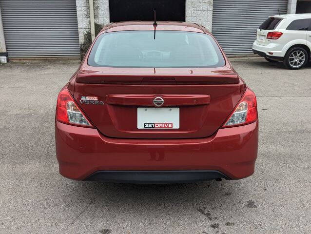 2017 Nissan Versa 1.6 S Plus