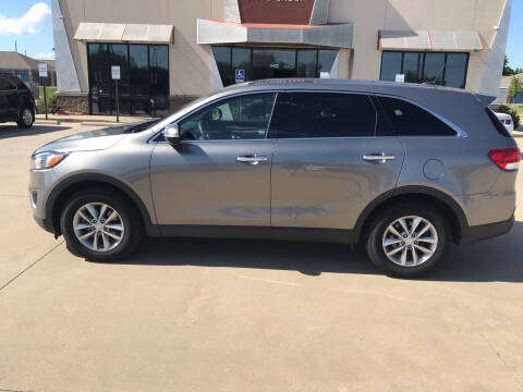 2018 Kia Sorento for sale at Integrity Auto Group in Wichita KS