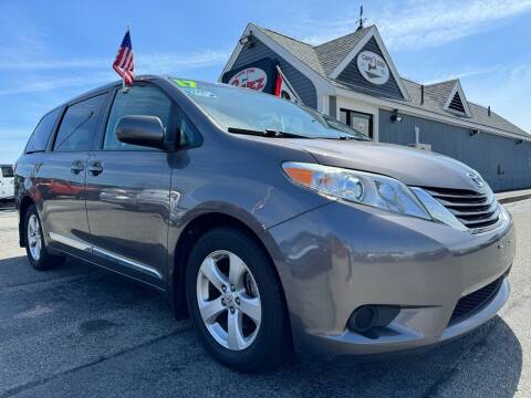 2017 Toyota Sienna for sale at Cape Cod Carz in Hyannis MA