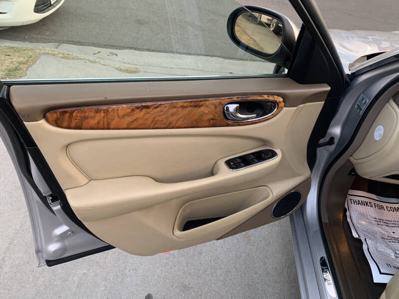 2006 Jaguar XJ-Series XJ8 L